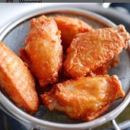 ปีกกลางทอดนำ้ปลา 5 ปีก(โรยหอมเจียวหอมๆ)