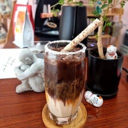 พิมล สโลว์บาร์&สมูทตี้ (Pimol Slowbar & smoothie)
