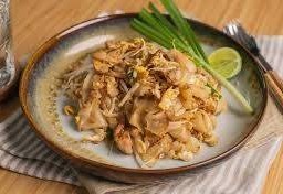 ผัดไทยไก่