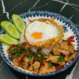 ผัดกะเพราหมูชิ้น