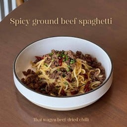 Spicy ground beef spaghetti (เนื้อสับผัดพริกแห้ง)
