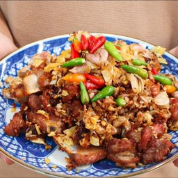 แหนมกระดูกหมูทอด