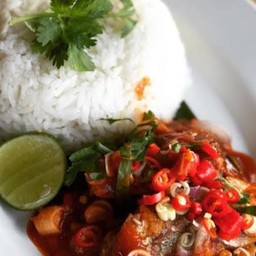 ข้าว ยำ ปลากระป๋อง