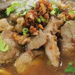 ก๋วยเตี๋ยวหมูตุ๋นล้วน