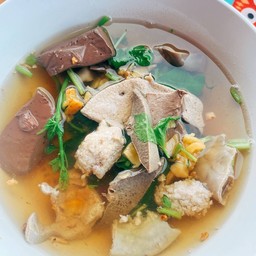 โจ๊ก-ต้มเลือดหมูหน้าร้านทองสินสุวรรณ1