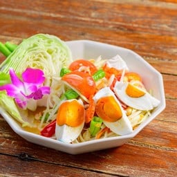 ส้มตำไทยไข่เค็ม