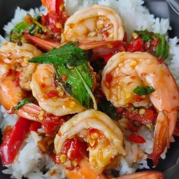 ข้าวกระเพรากุ้ง