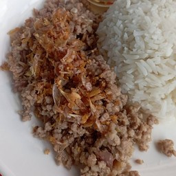 หมูสับผัดกระเทียมพริกไทยราดข้าว