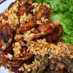 กบทอดกระเทียม