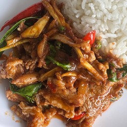 ผัดฉ่าหมูชิ้น