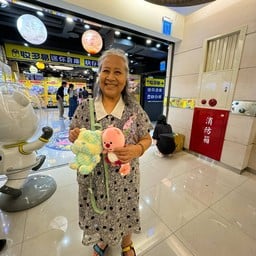 ร้านตู้คีบตุ๊กตา Taipei Main Station