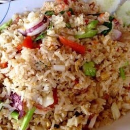 ข้าวผัดทะเล /จานใหญ่