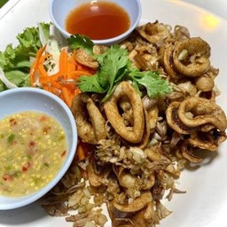 หมึกทอดกระเทียม