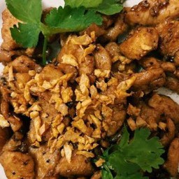 ไก่กระเทียม