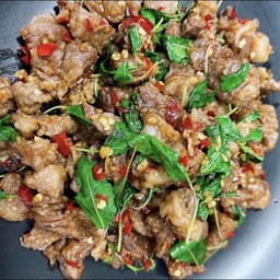 กะเพราเนื้อโคขุนติดมัน 300กรัม(กับข้าว)