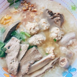 ข้าวต้มเครื่องใน