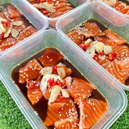 แซลม่อนดองซีอิ้ว 1 กล่อง