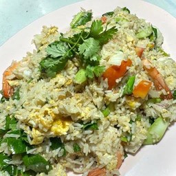 ข้าวผัดกุ้ง-หมึก-ทะเล
