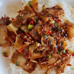 หมูกรอบคั่วพริกเกลือ