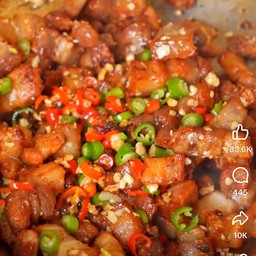 ข้าวสามชั้นคั่วพริกเกลือ