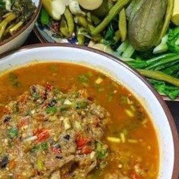 ป่นกบผักลวก