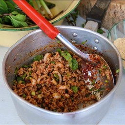 ก้อยหมู สุก