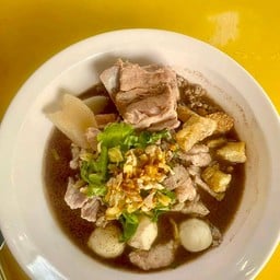 ก๋วยเตี๋ยวกากหมู อาหารตามสั่ง ขุนหนึ่งสูตรเมีย