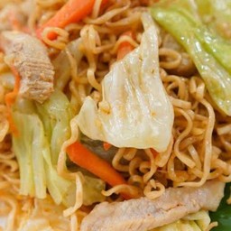 ผัดมาม่า  (ไม่ใส่ผงเครื่องปรุง)