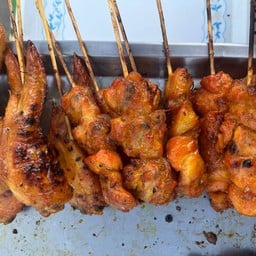 ตู้หมูปิ้ง แมลงทอด @ตู้marketสายล่าง