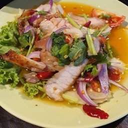 ยำคอหมูย่าง
