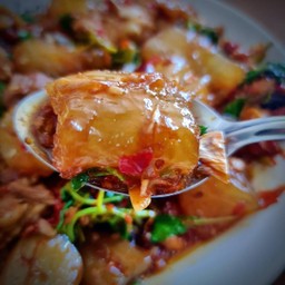 กระเพราเอ็นแก้ว (เนื้อ)