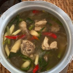 แกงไก่บ้านใส่เส้น