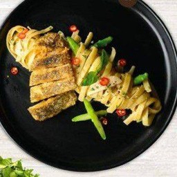 ลิงกวินี่ปลาสลิดผัดพริกกระเทียม