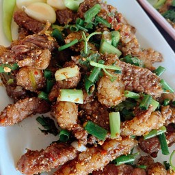 ก้อยเสือคั่ว