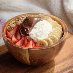 Nutella Strawberry Banana Greek yogurt bowl