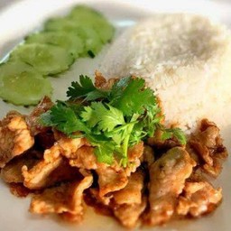 หมูกระเทียม/ราดข้าว