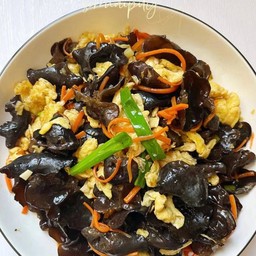 木耳炒鸡蛋 เห็ดหูหนูดำผัดไข่