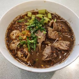 ก๋วยเตี๋ยวหมูตุ๋น