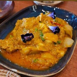 เนื้อปูม้าผัดผงกะหรี่