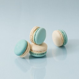 Milky Macaron