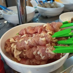 หมูหมักนุ่ม 1 ไม้