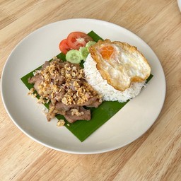 ข้าวกระเทียม