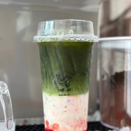 ชาเขียวนมสดสตอเบอร์รี่