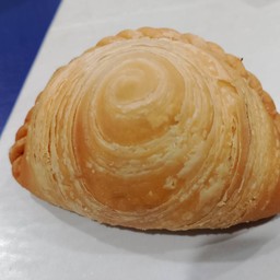 กะหรี่ปั๊บไส้ไก่ไซด์จัมโบ้(1กล่อง3ชิ้น)