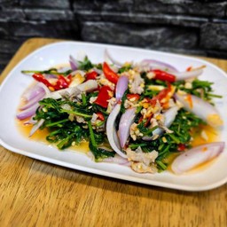 ยำผักกูดหมูสับ