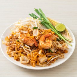 ผัดไทยทะเล (กุ้ง+ปลาหมึก)