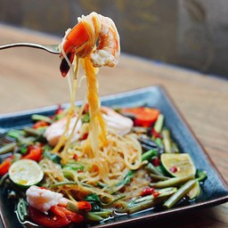 ส้มตำเส้นเล็ก + กุ้งสุก