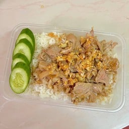 ข้าวเนื้อกระเทียม