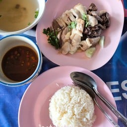 ต๊ะ ลำลูกกา