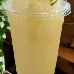 นำ้มะนาวคั่นปั่น